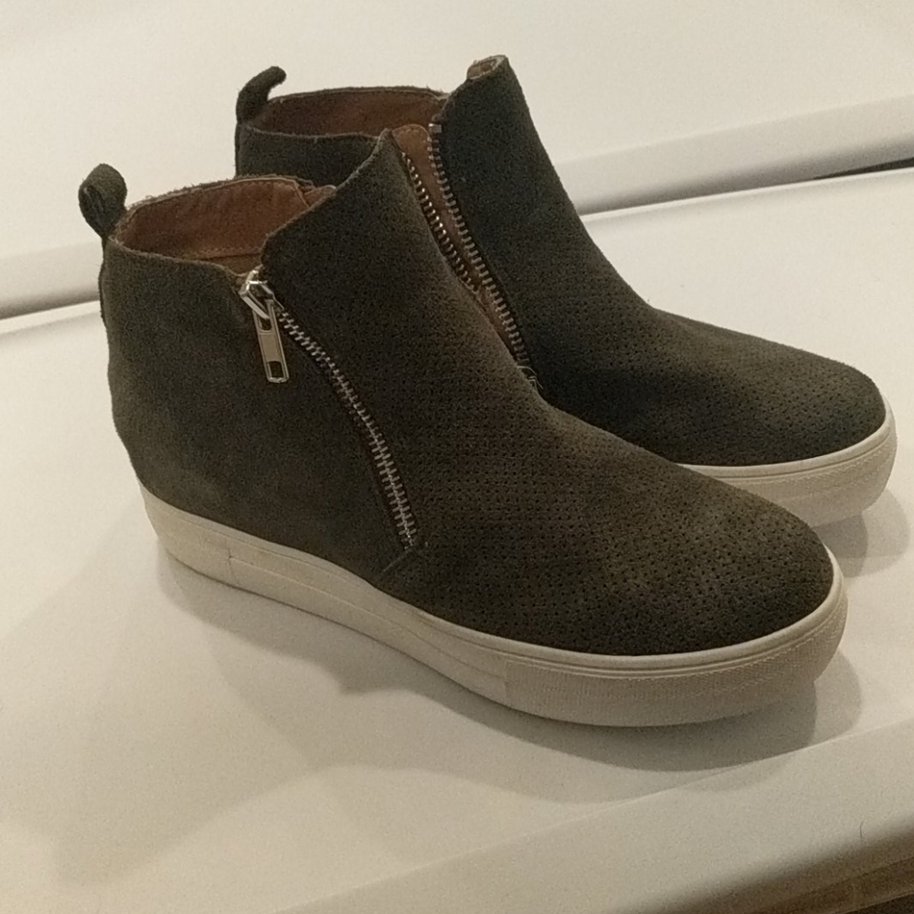 Steve madden high top wedge sneakers